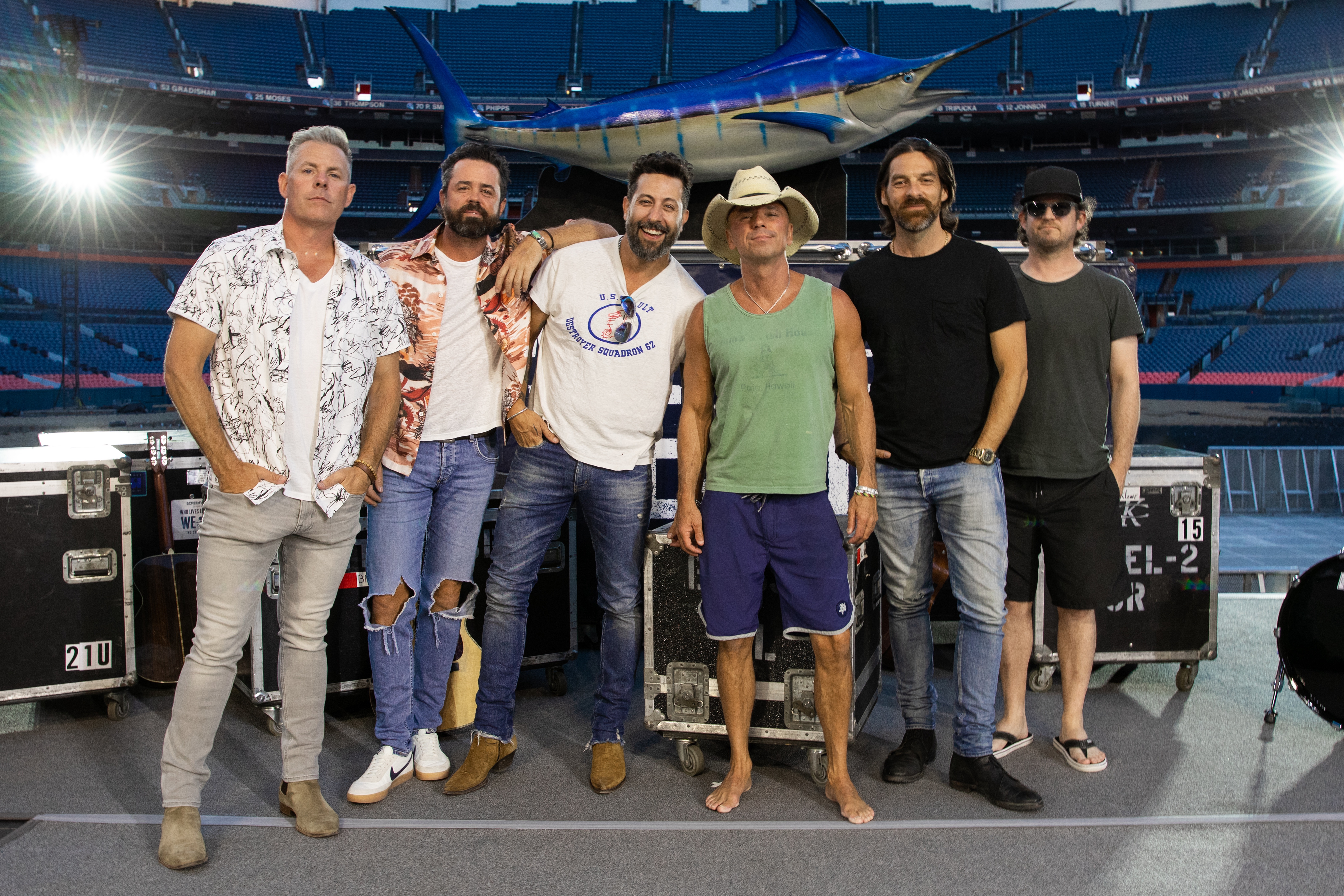 KENNY CHESNEY DROPS “BEER WITH MY FRIENDS” CLIP, POSTCARDS FROM THE ROAD WITH OLD DOMINION