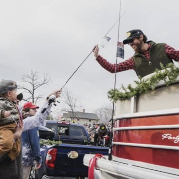 CHRIS JANSON TO SERVE AS GRAND MARSHAL AT LEIPER’S FORK CHRISTMAS PARADE (12/11) 