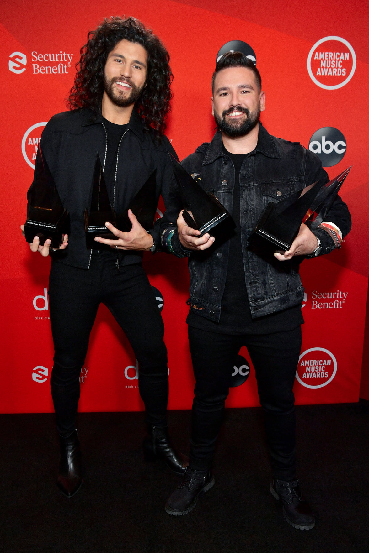 DAN + SHAY WIN THREE OUT OF THREE AMERICAN MUSIC AWARDS, TIED FOR MOST-AWARDED AT TONIGHT'S CEREMONY