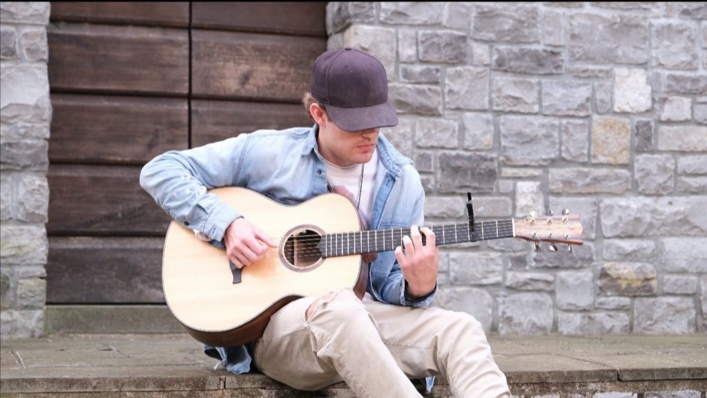 TUCKER BEATHARD RELEASES "FIND ME HERE - (BUILT UP)" ALONGSIDE RAW NEW MUSIC VIDEO FOR THE "SOUL-PIERCING TRACK"