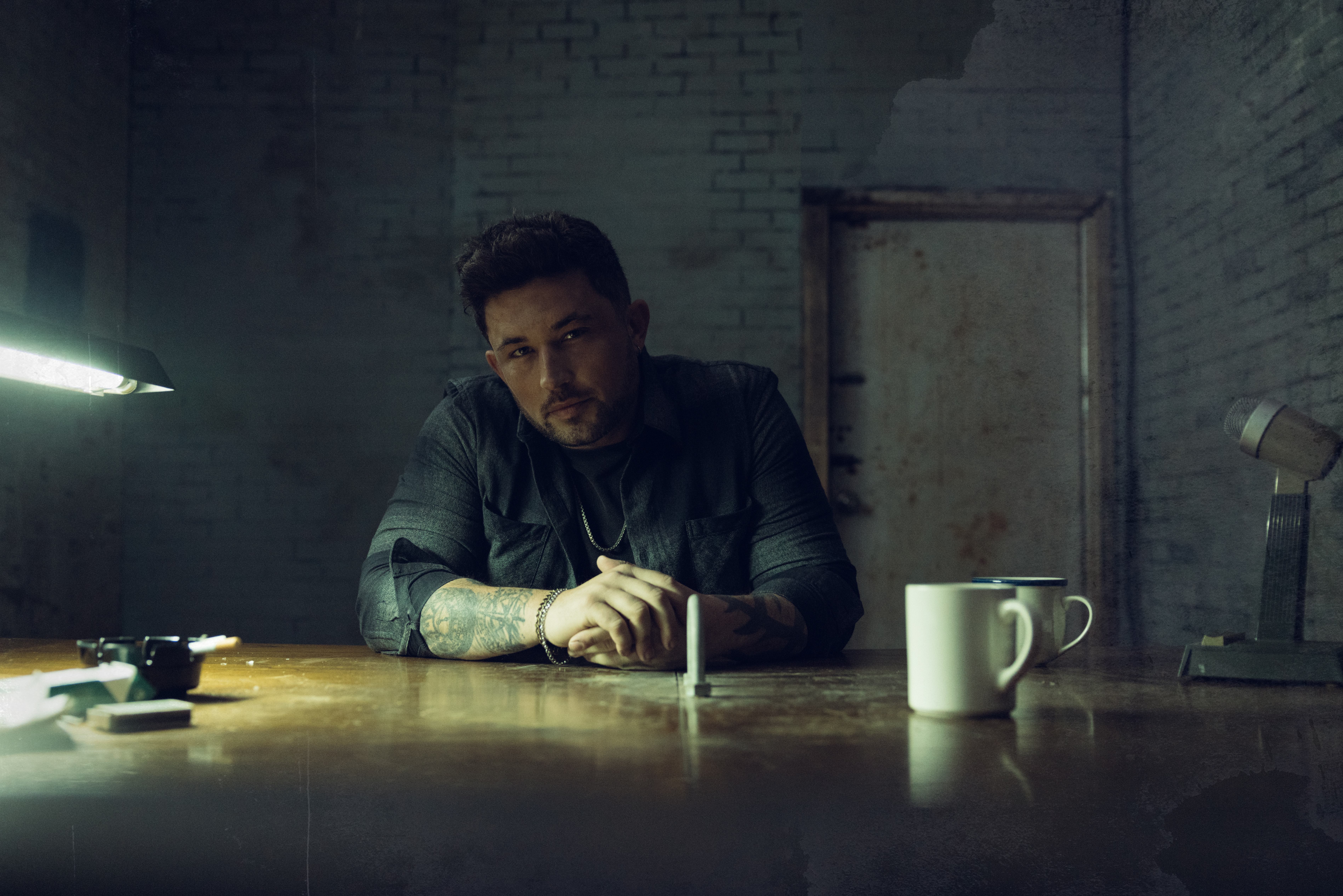 MICHAEL RAY’S MISDIRECTIVE “GET HER BACK” CLIP