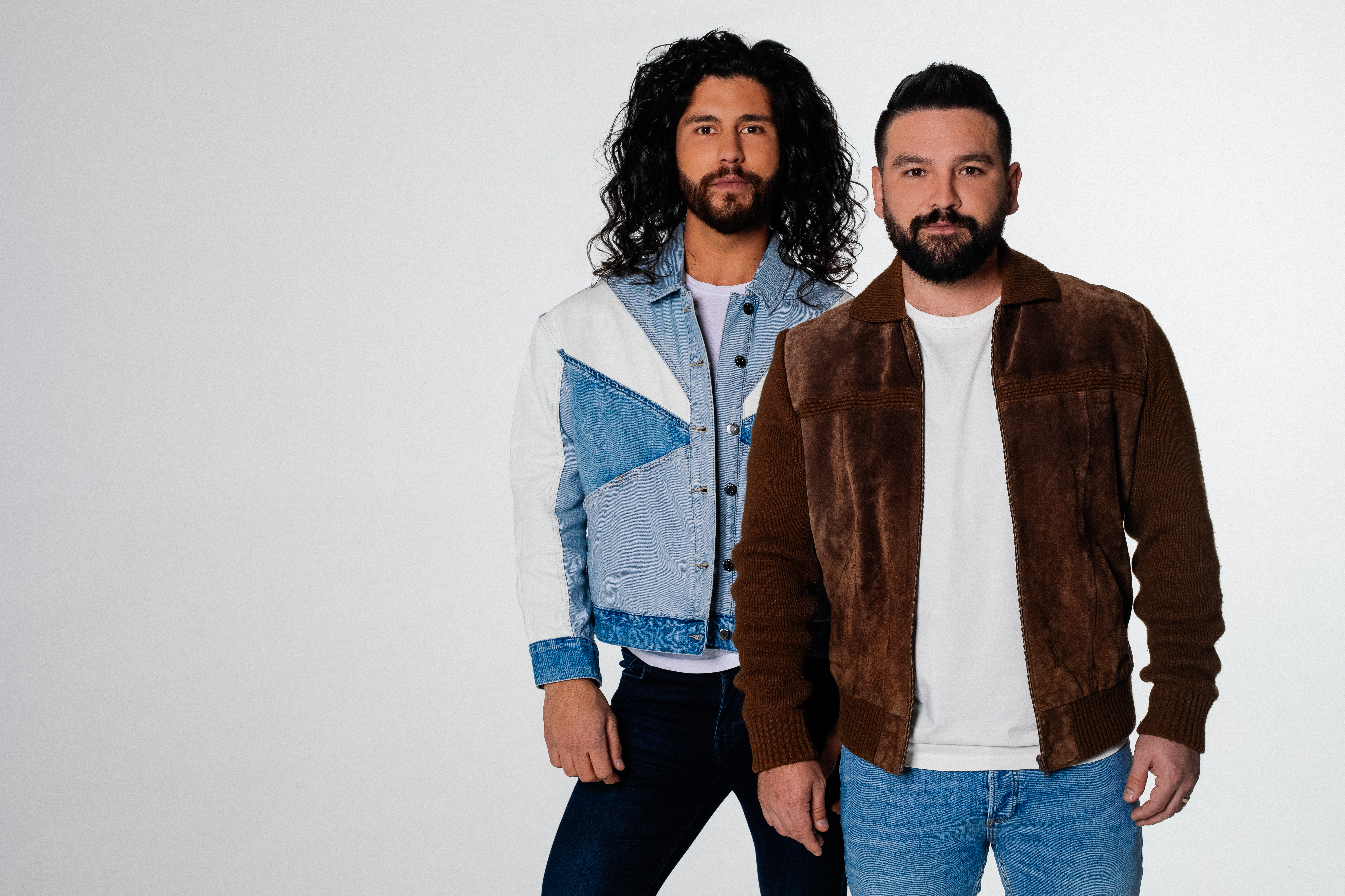 DAN + SHAY MAKE GRAMMY HISTORY WITH THREE CONSECUTIVE COUNTRY DUO/GROUP PERFORMANCE WINS