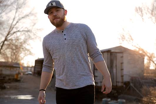TYLER BRADEN MAKES WARNER MUSIC NASHVILLE SONGWRITING DEBUT WITH "LOVE IS A DEAD END ROAD"
