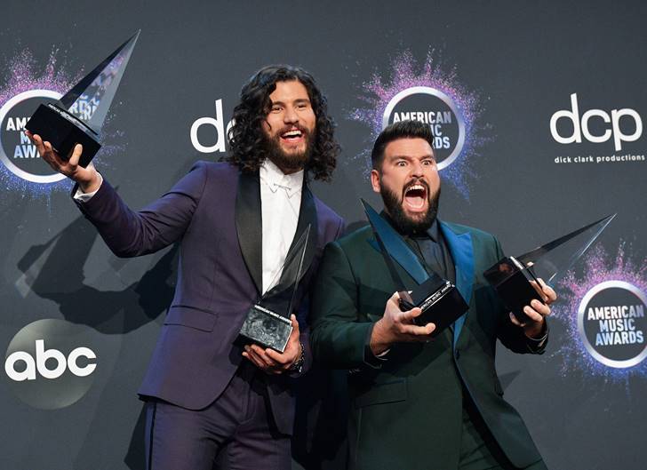 DAN + SHAY TALLY TWO WINS AT AMERICAN MUSIC AWARDS: FAVORITE SONG – COUNTRY, FAVORITE DUO OR GROUP – COUNTRY