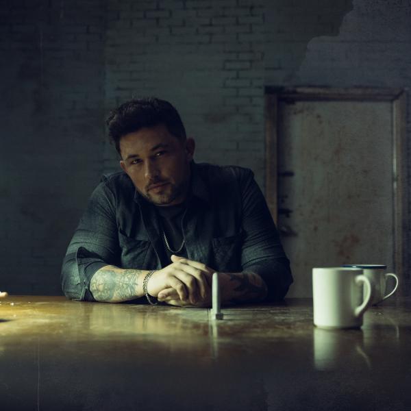 MICHAEL RAY’S MISDIRECTIVE “GET HER BACK” CLIP