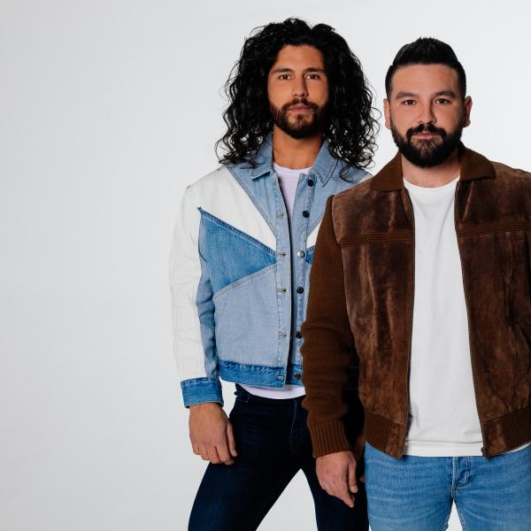 DAN + SHAY MAKE GRAMMY HISTORY WITH THREE CONSECUTIVE COUNTRY DUO/GROUP PERFORMANCE WINS